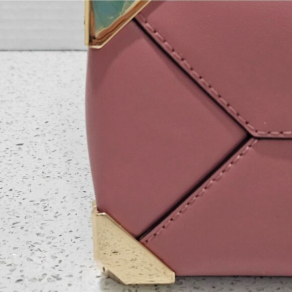 MICHAEL KORS MANHATTAN, like new - Picture 10 of 14